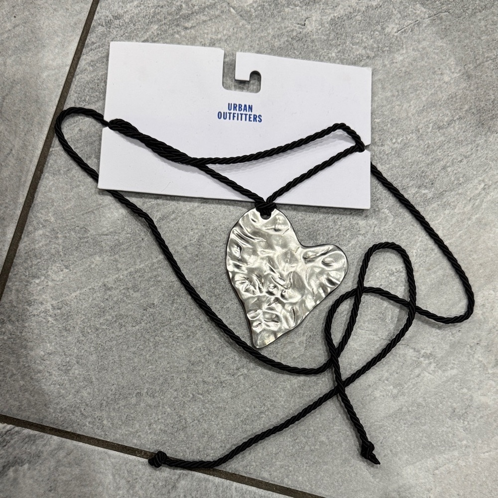 Urban Outfitters Textured Silver tone Heart Pendant